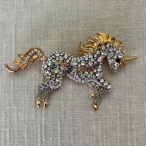 Beautiful Rhinestone Unicorn Pendant Brooch set in Gold Tone